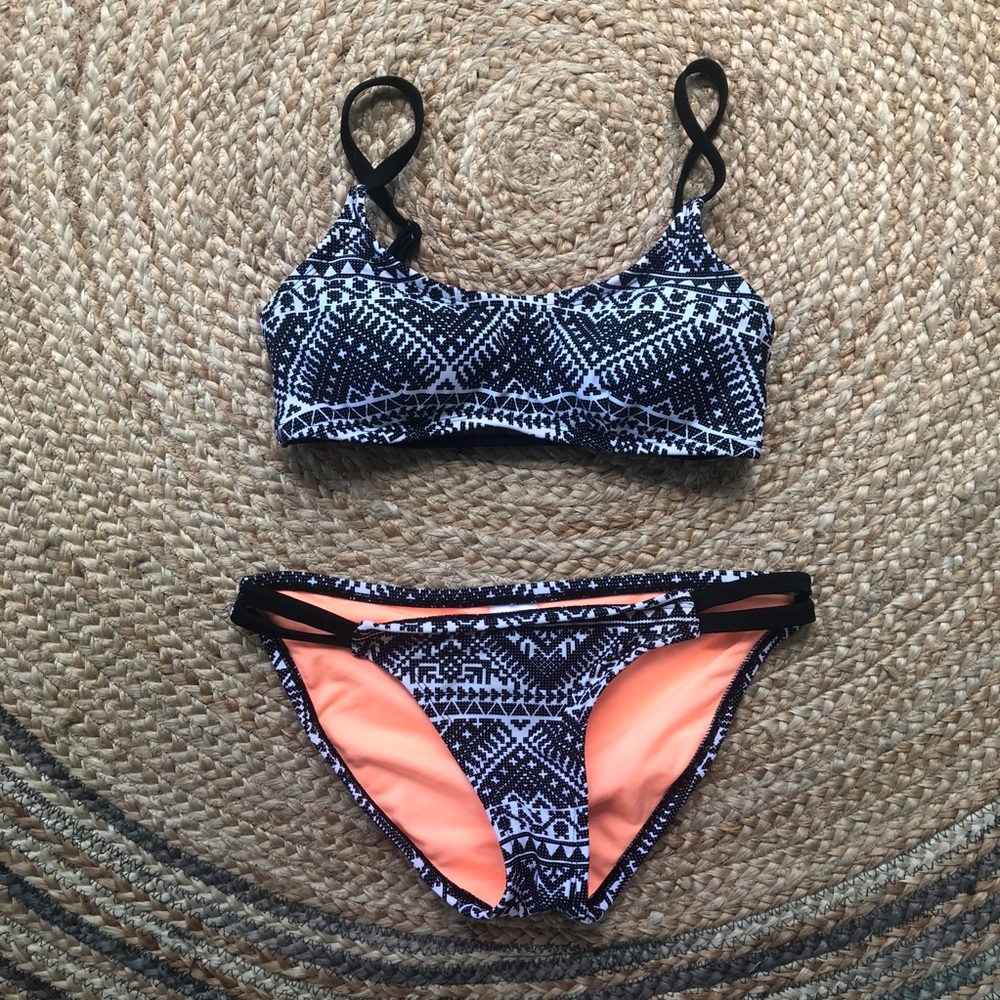 B&W Tribal print swimsuit!